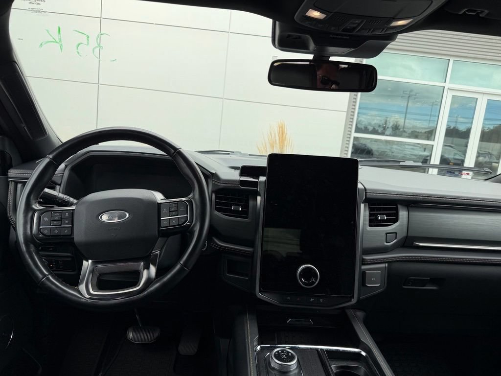 Used 2022 Ford Expedition Platinum AWD/4WD image 11