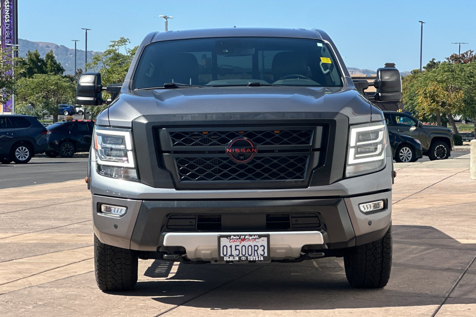 Used 2023 Nissan Titan PRO-4X w/ Pro-4x Convenience Package AWD/4WD image 10