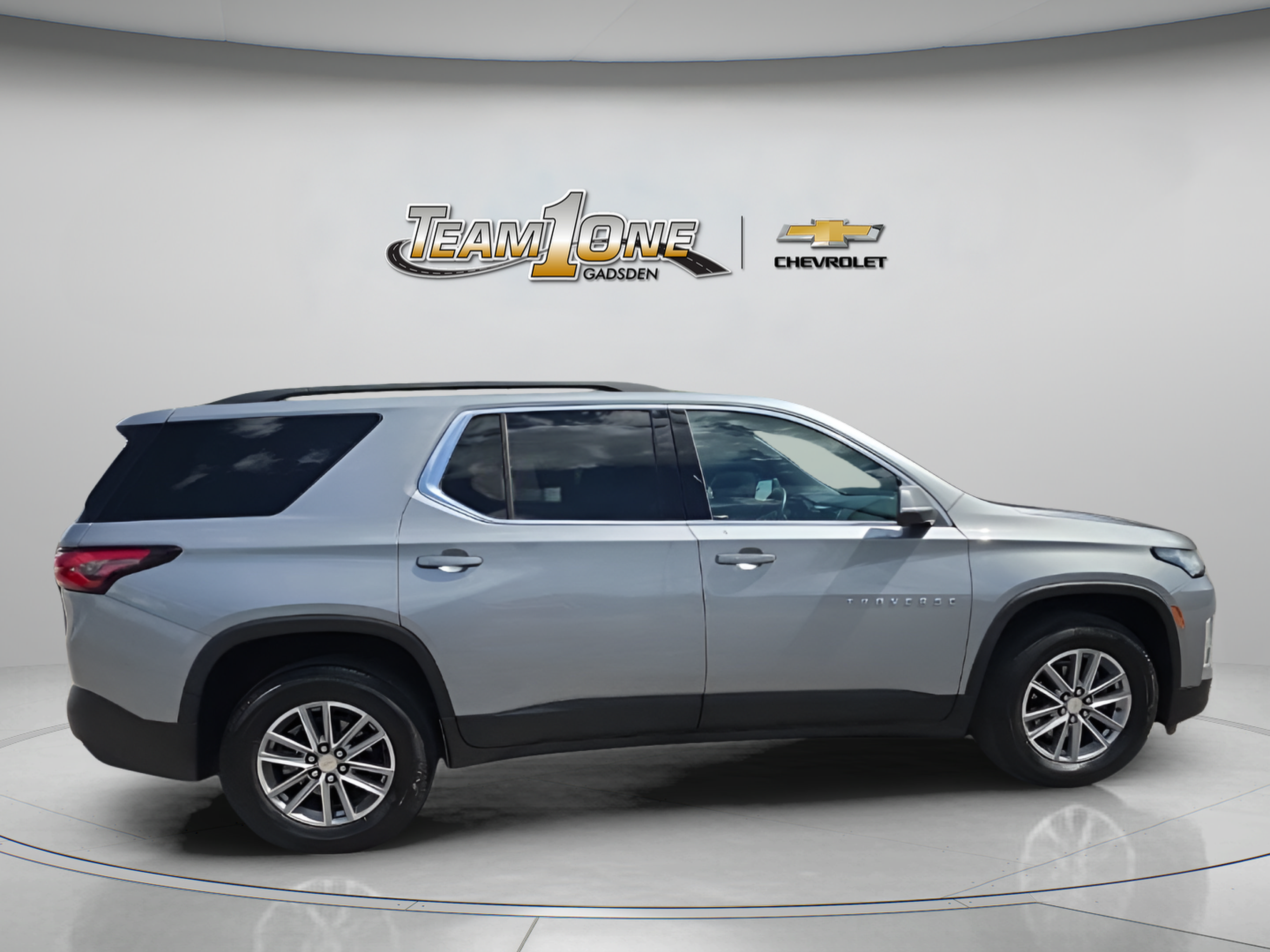 Used 2023 Chevrolet Traverse LT FWD image 9