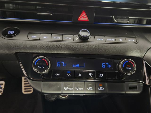 Certified 2025 Hyundai Elantra SEL FWD image 27