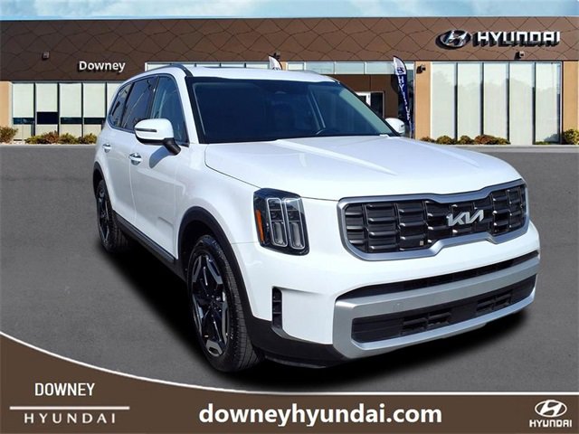 Used 2025 Kia Telluride S image 3