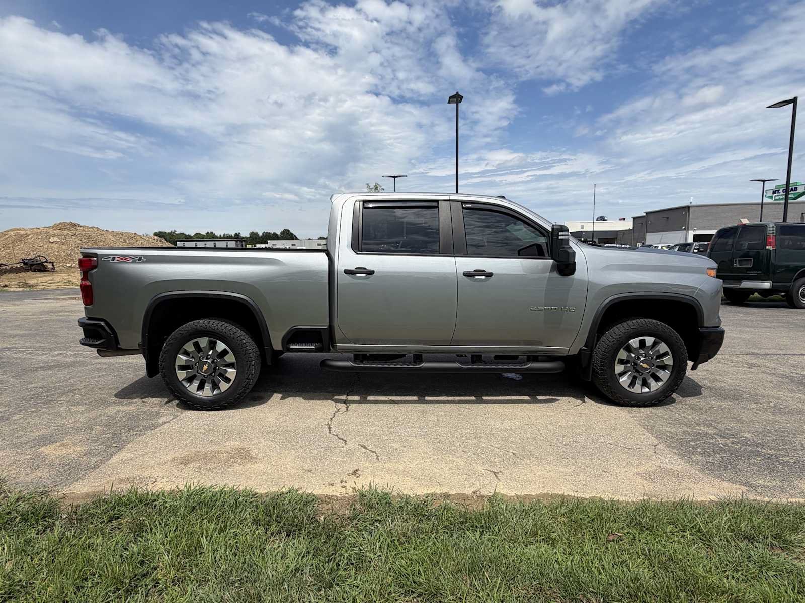Used 2025 Chevrolet Silverado 2500 Custom AWD/4WD image 5