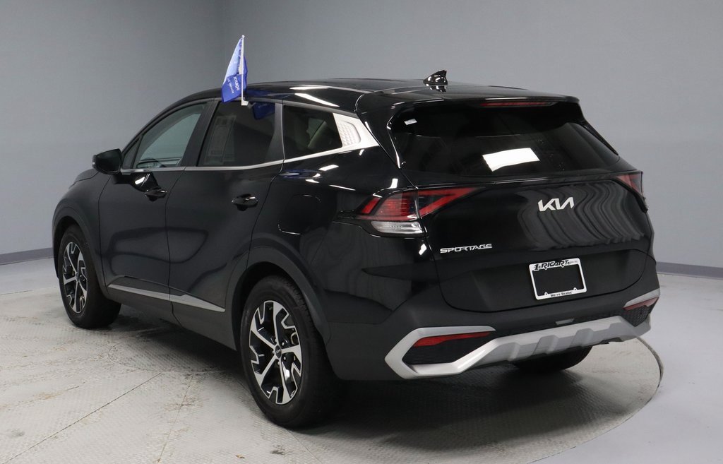 Used 2023 Kia Sportage EX image 8