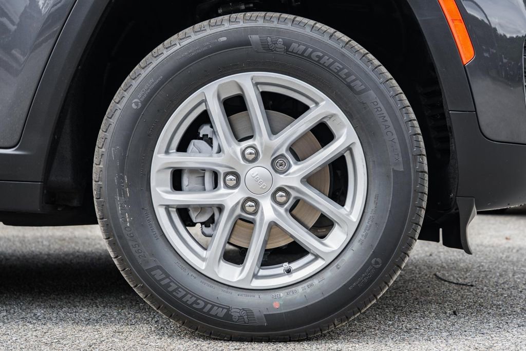 New 2025 Jeep Grand Cherokee Laredo X w/ Luxury Tech Group I image 16