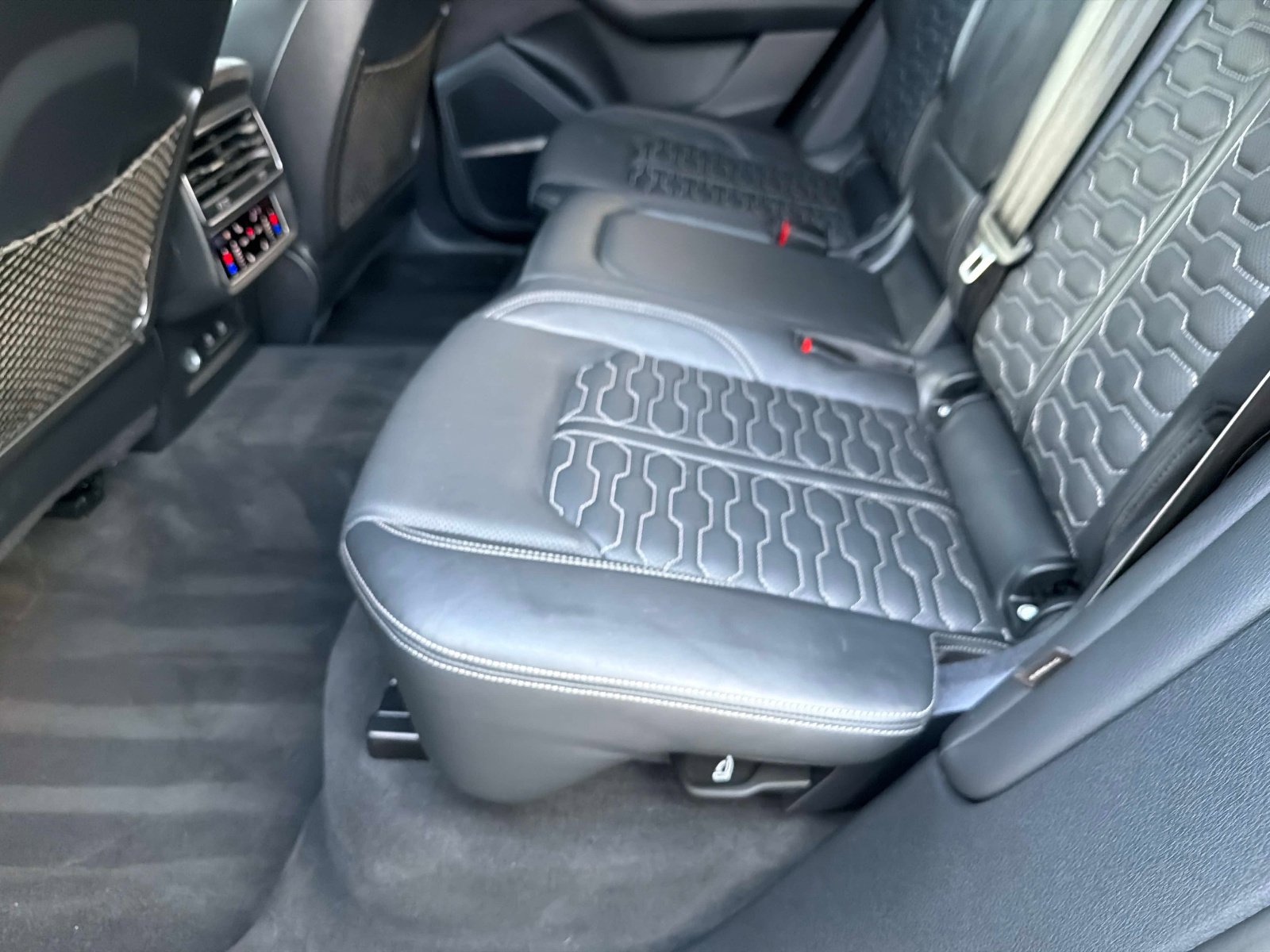 Used 2024 Audi RS Q8 image 31