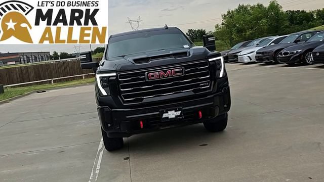 Used 2025 GMC Sierra 2500 AT4 AWD/4WD image 3