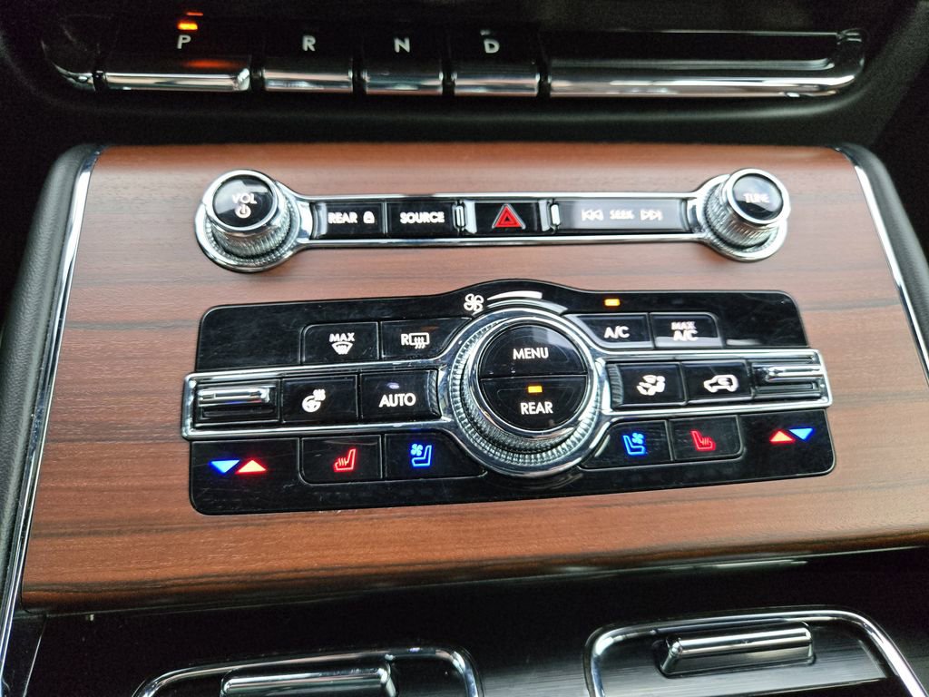 Used 2022 Lincoln Aviator Reserve w/ Equipment Group 201A image 13
