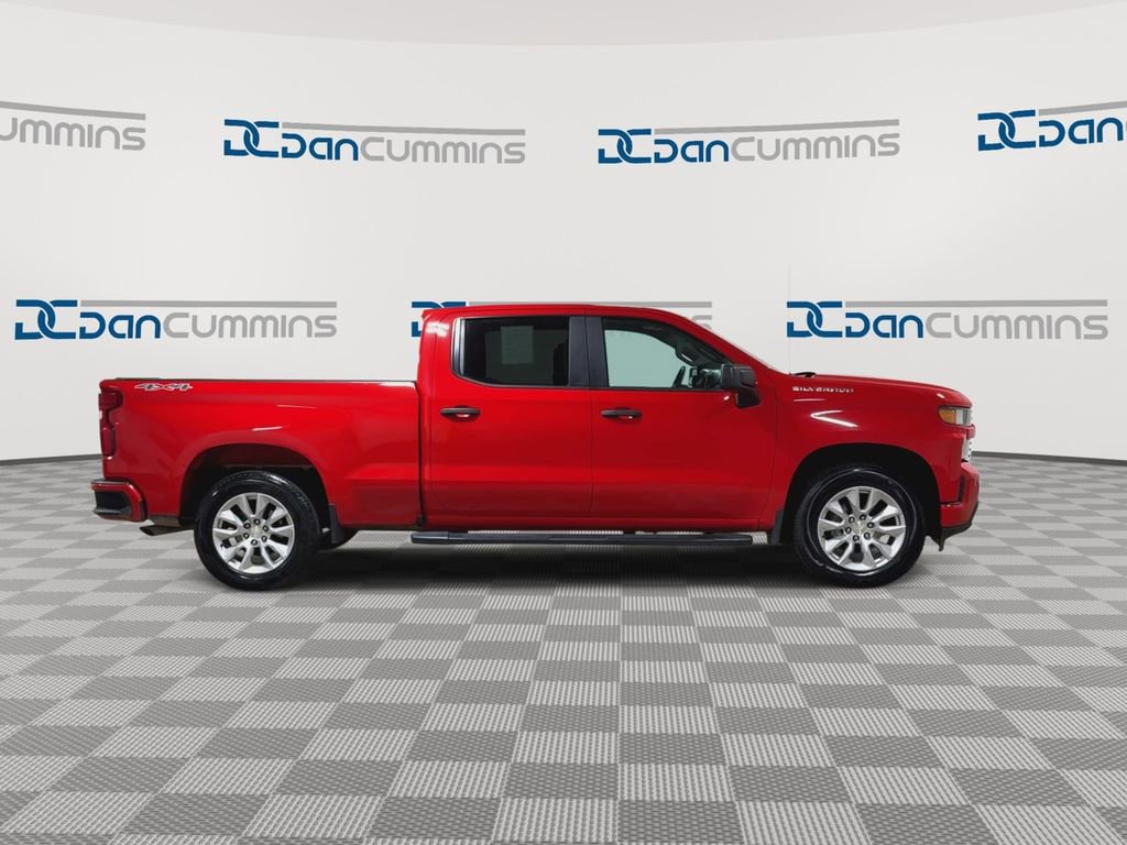 Used 2022 Chevrolet Silverado 1500 Custom image 2