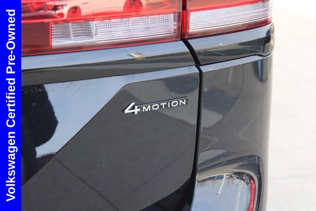 Used 2025 Volkswagen Atlas Peak Edition SE AWD/4WD image 8