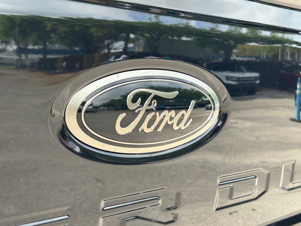 New 2026 Ford F250 Lariat w/ Black Appearance Package image 24