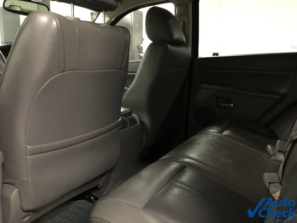 Used 2005 Jeep Grand Cherokee Limited image 28