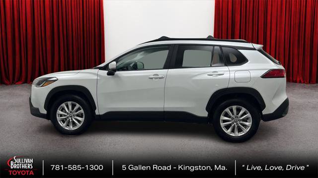 Certified 2022 Toyota Corolla Cross LE image 8