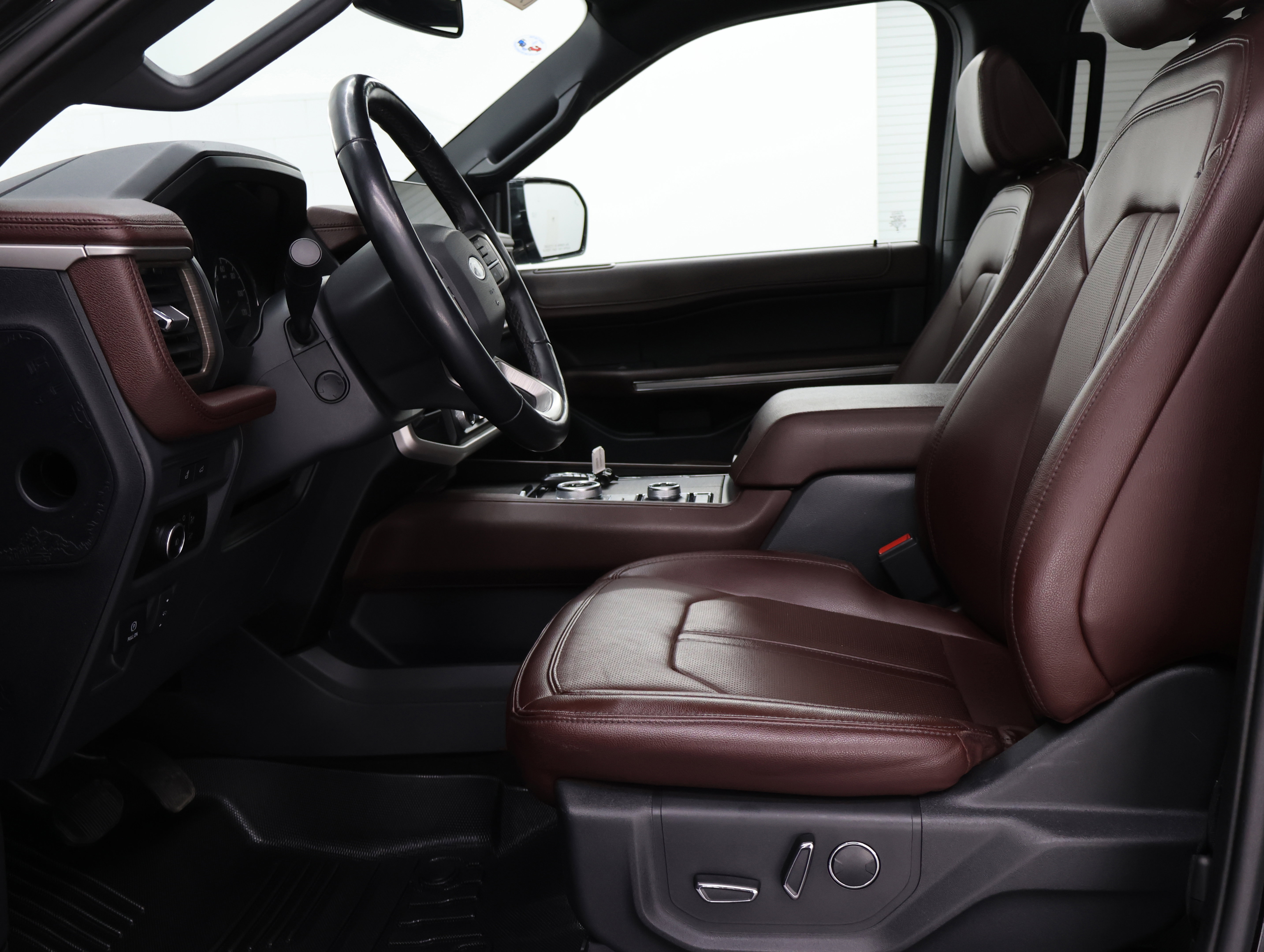 Used 2023 Ford Expedition Max Limited AWD/4WD image 8