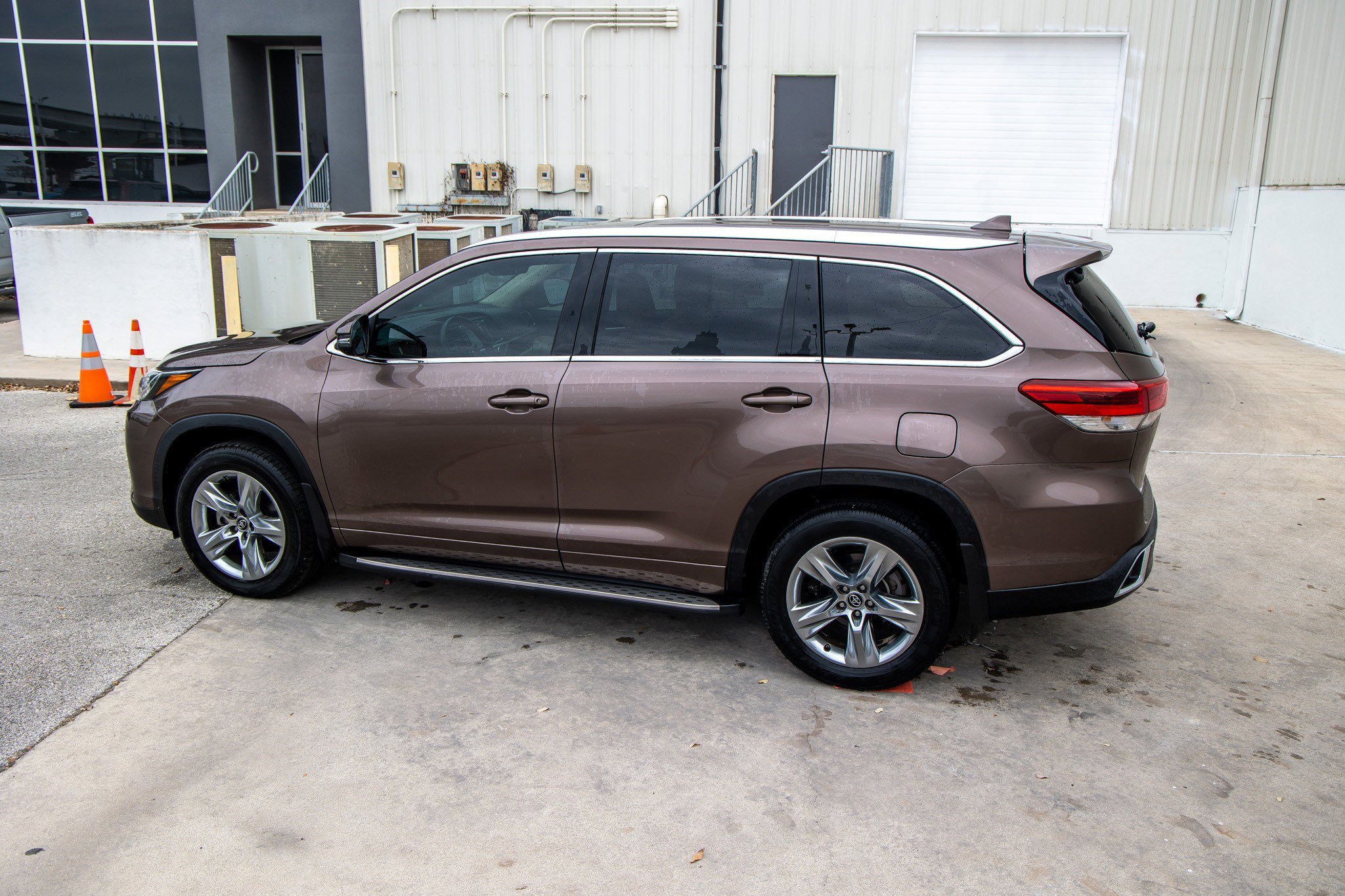 Used 2018 Toyota Highlander Limited Platinum image 10