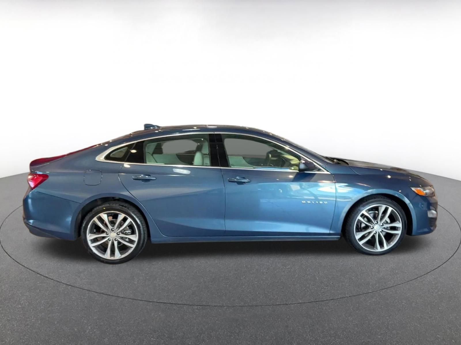 Used 2024 Chevrolet Malibu LT image 16