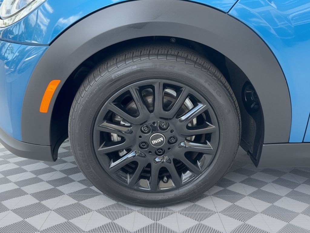 Used 2024 MINI Cooper Convertible w/ Signature Upholstery Package FWD image 13