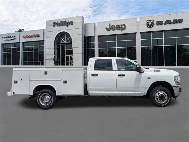 New 2024 RAM 3500 Tradesman w/ Chrome Appearance Group image 2