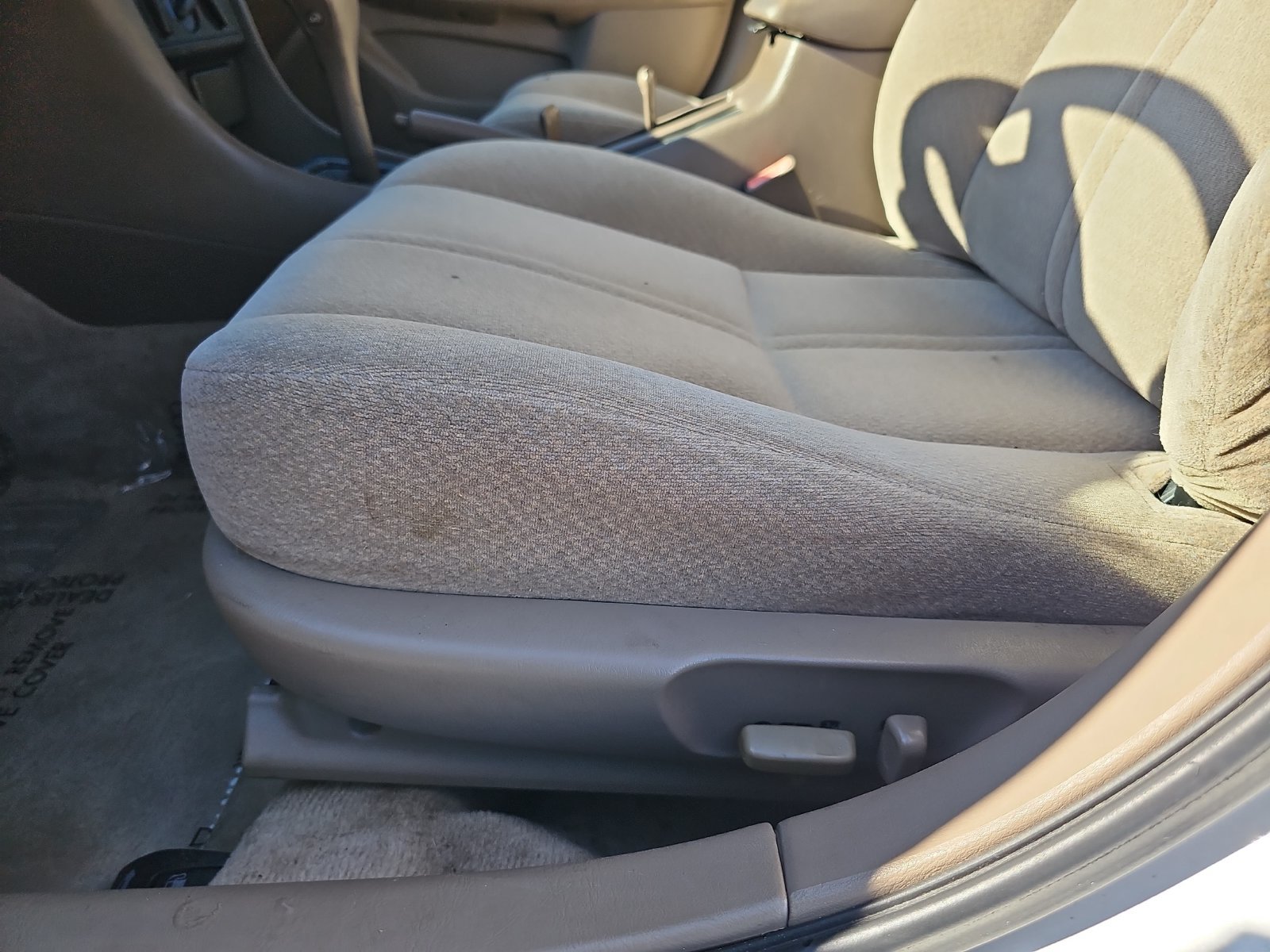 Used 2000 Toyota Camry LE FWD image 26