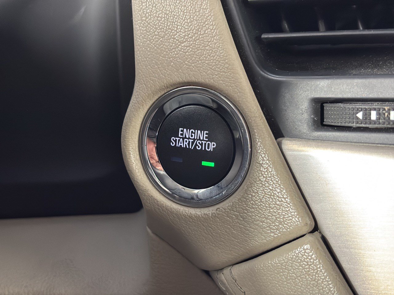 Used 2018 GMC Yukon Denali w/ Open Road Package RWD image 20