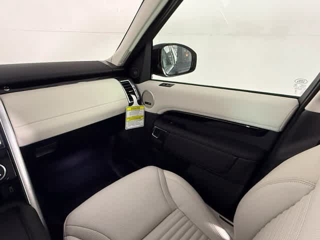 New 2026 Land Rover Discovery S AWD/4WD image 18