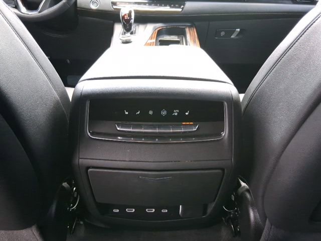Used 2024 Cadillac Escalade Premium Luxury w/ Performance Package image 28