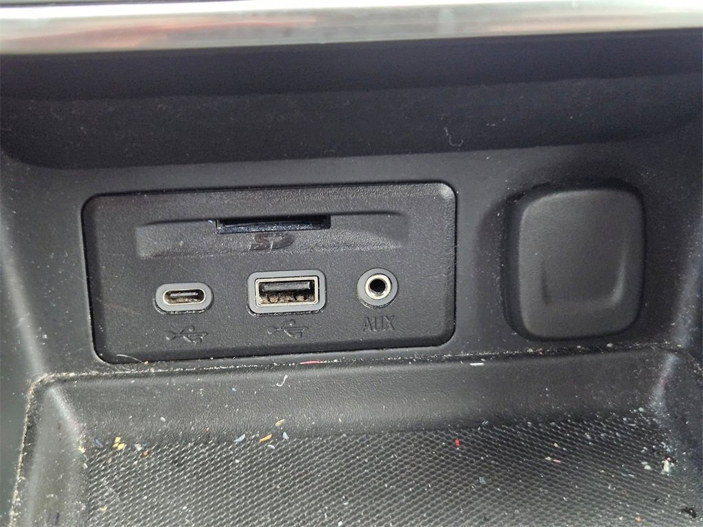 Used 2021 GMC Terrain SLT image 27