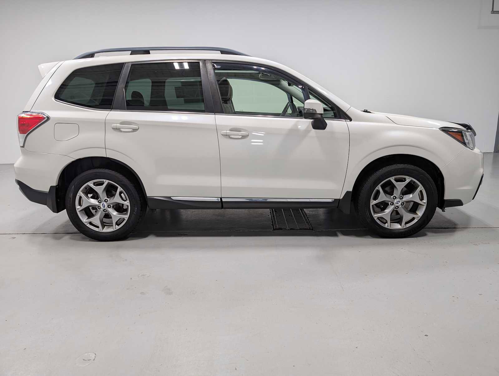 Used 2018 Subaru Forester 2.5i Touring w/ Popular Package #3B image 7