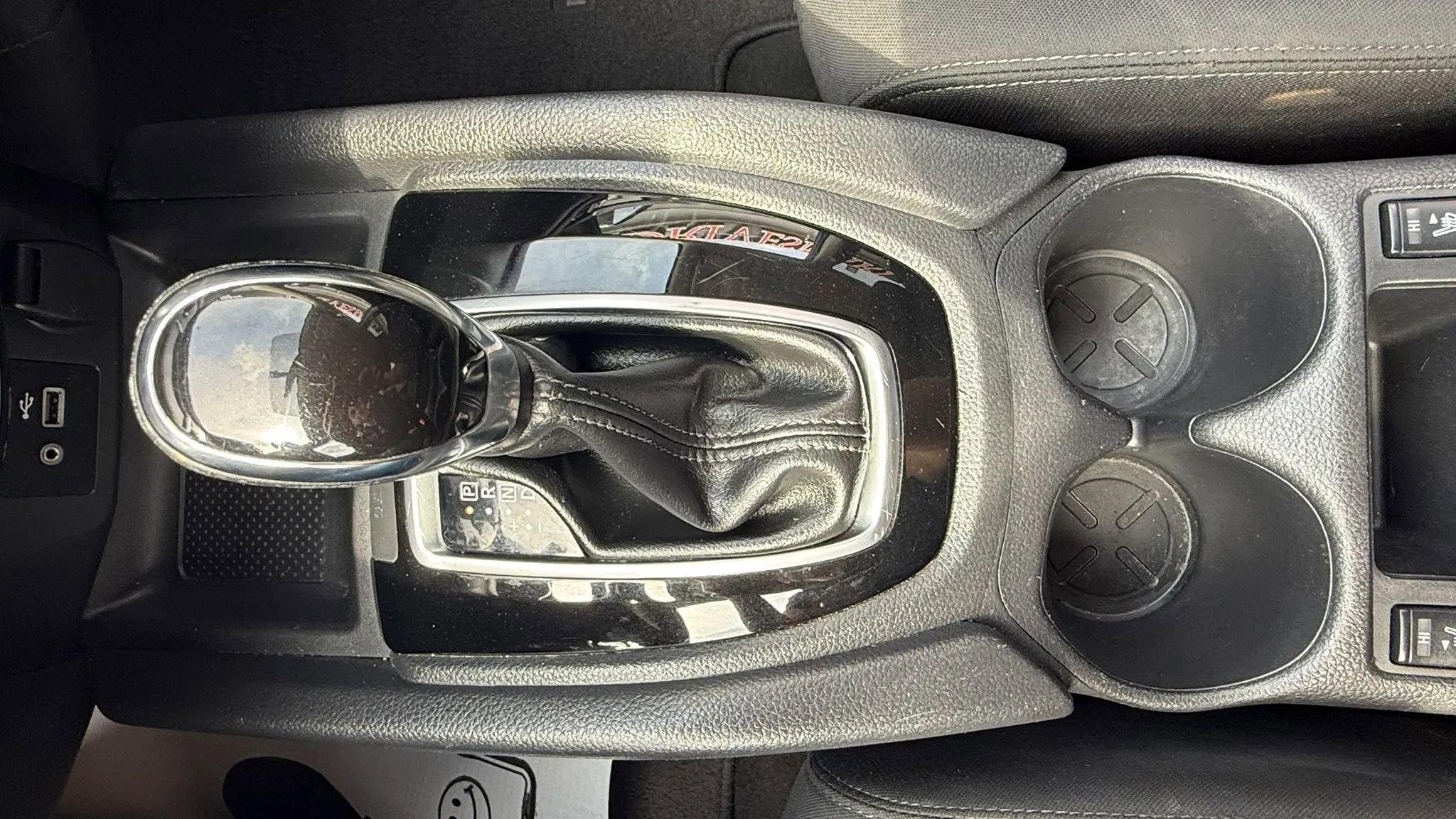 Used 2018 Nissan Rogue SV image 17