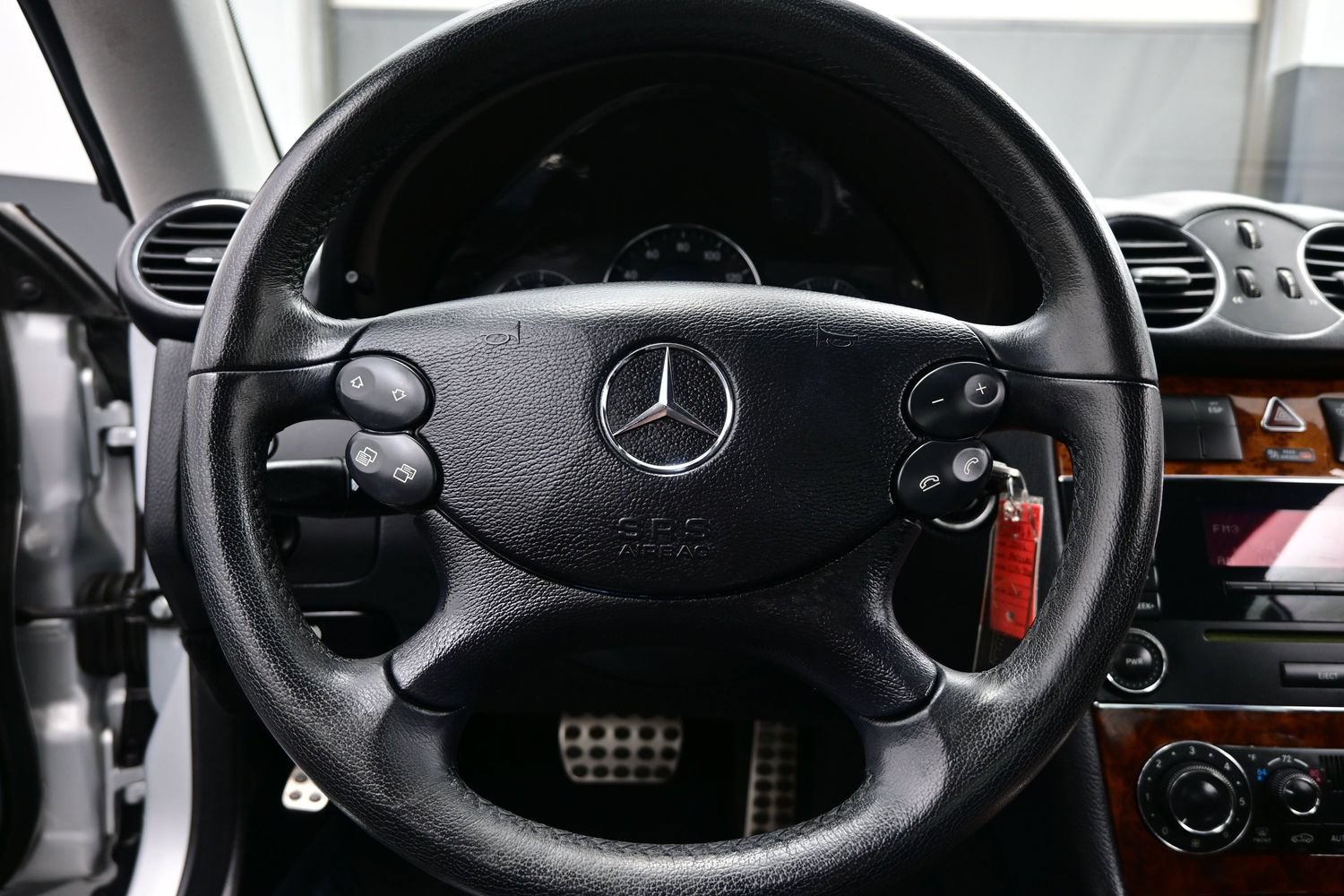 Used 2006 Mercedes-Benz CLK 350 Coupe image 23
