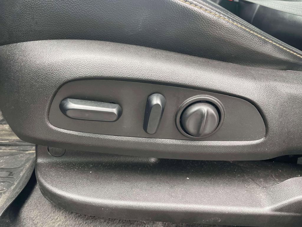 Used 2019 Chevrolet Traverse LT w/ LT Premium Package image 19