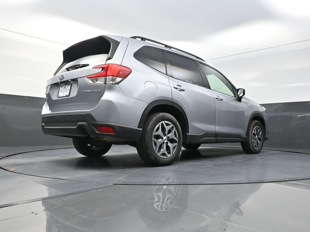 Used 2023 Subaru Forester Premium image 29