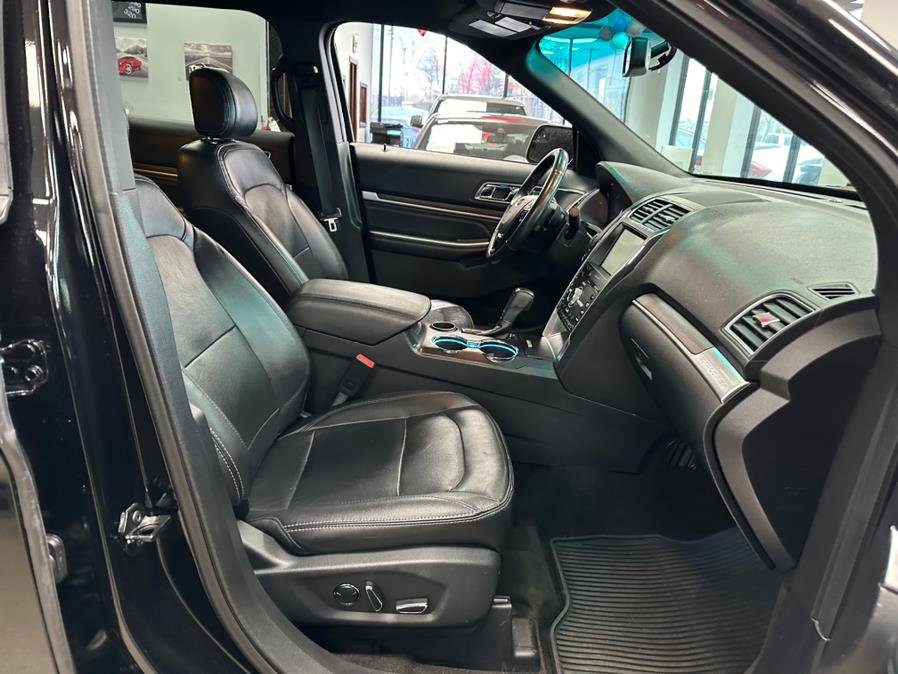 Used 2016 Ford Explorer Limited image 29