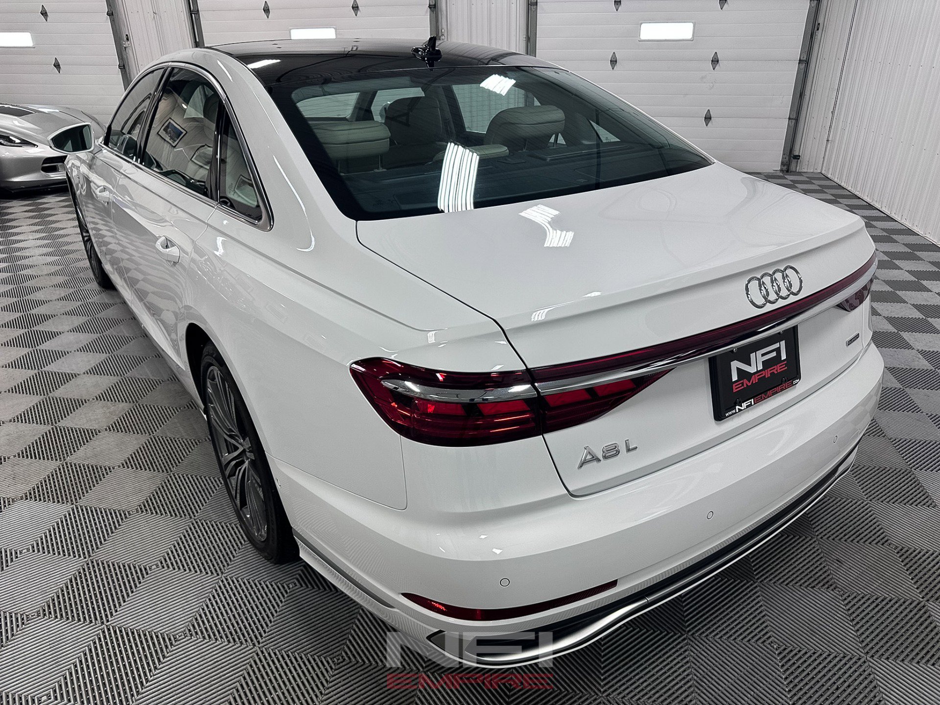 Used 2024 Audi A8 L 3.0T image 9