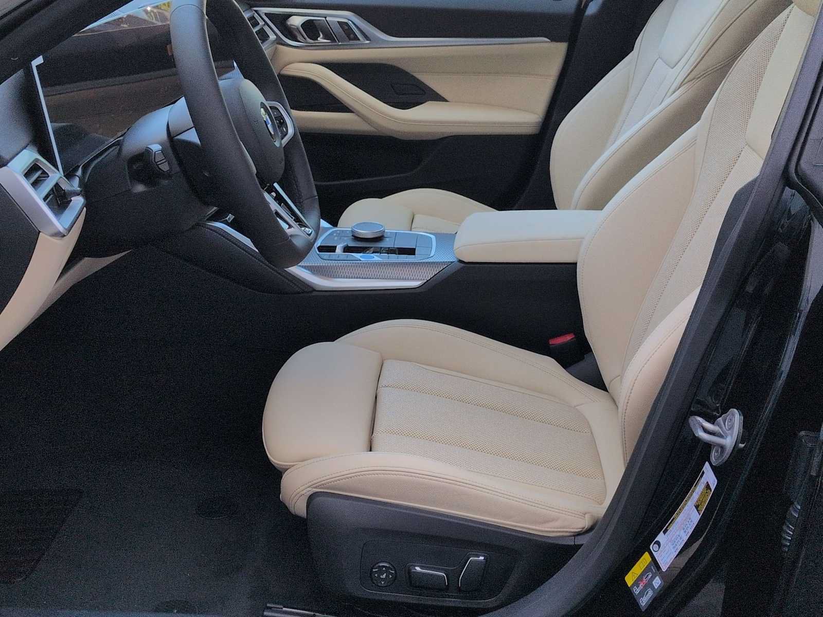Used 2026 BMW i4 xDrive40i w/ M Sport Package AWD/4WD image 17