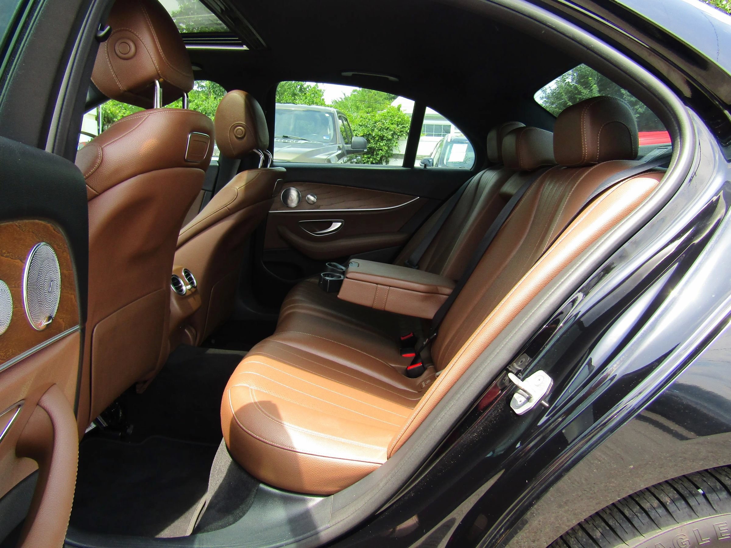 Used 2018 Mercedes-Benz E 300 4MATIC w/ Premium 1 Package image 11