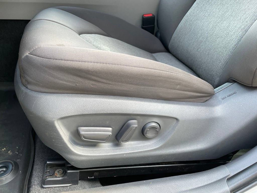Used 2019 Toyota Camry LE FWD image 12
