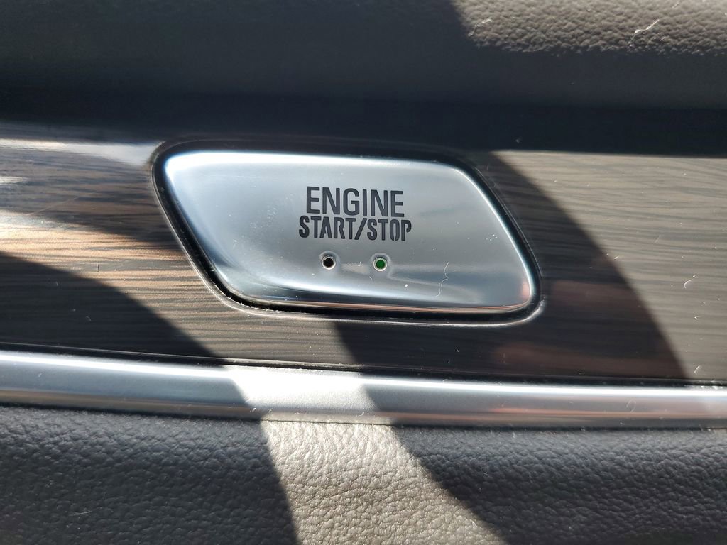 Used 2020 Buick Enclave Essence w/ Sound and Sites Package image 28