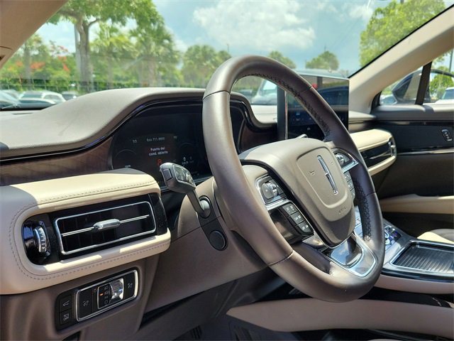 Certified 2023 Lincoln Nautilus Reserve image 8