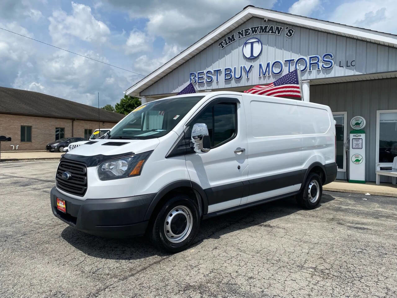 Used 2018 Ford Transit 150 130 Low Roof image 23