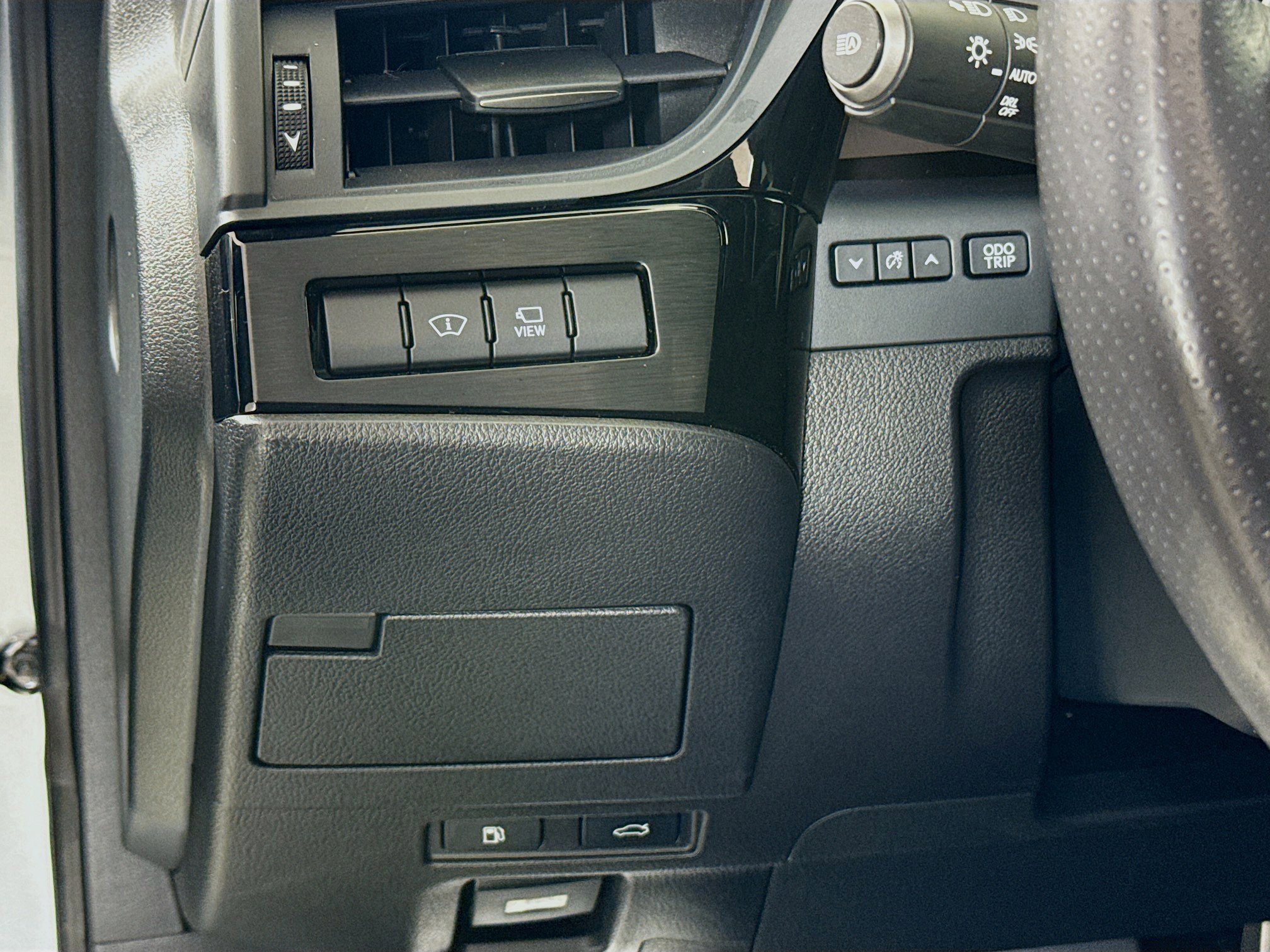 Certified 2023 Lexus ES 350 F Sport w/ Accessory Package (Z2) image 10