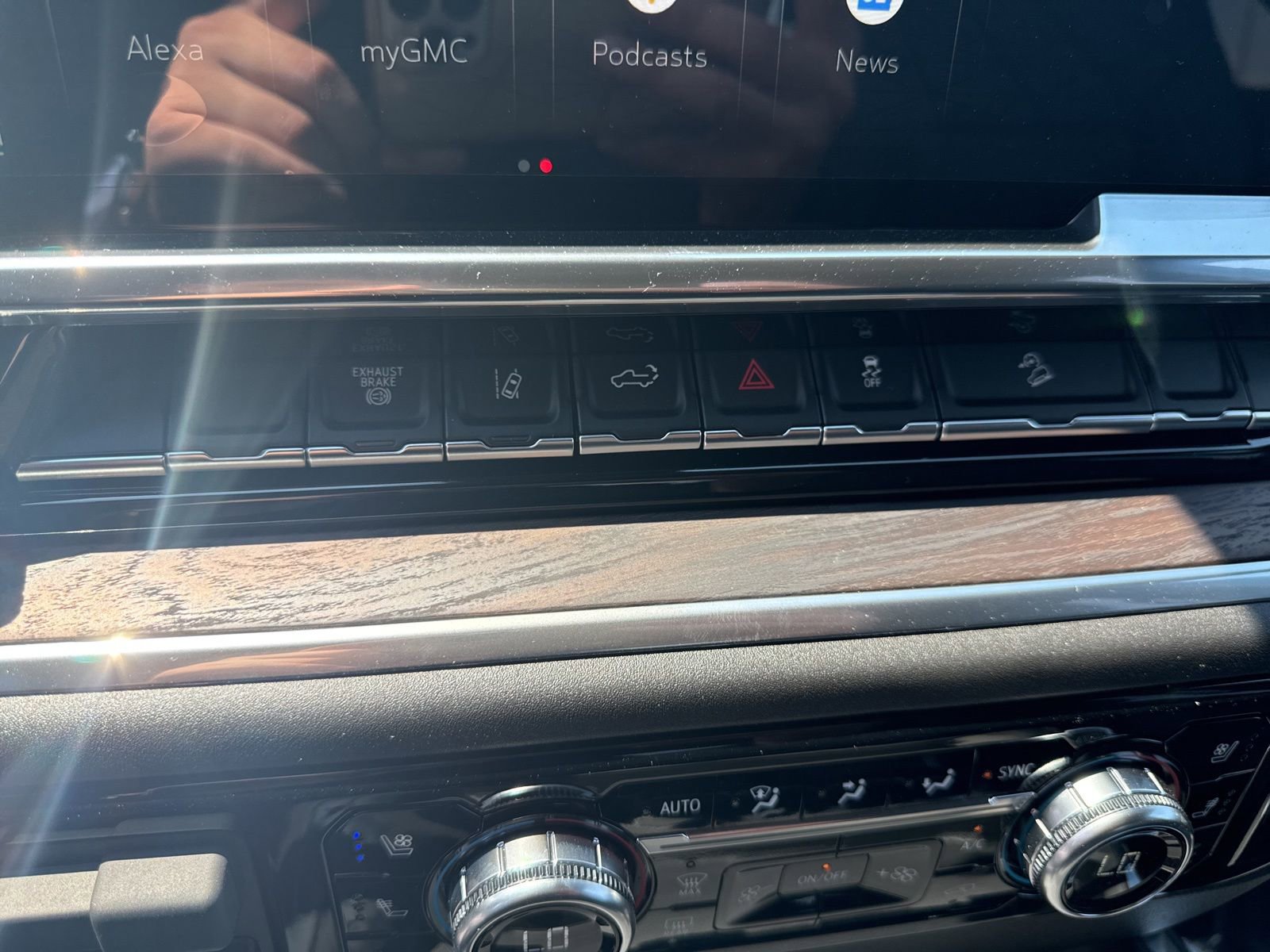 New 2025 GMC Sierra 3500 SLT w/ SLT Convenience Package image 21