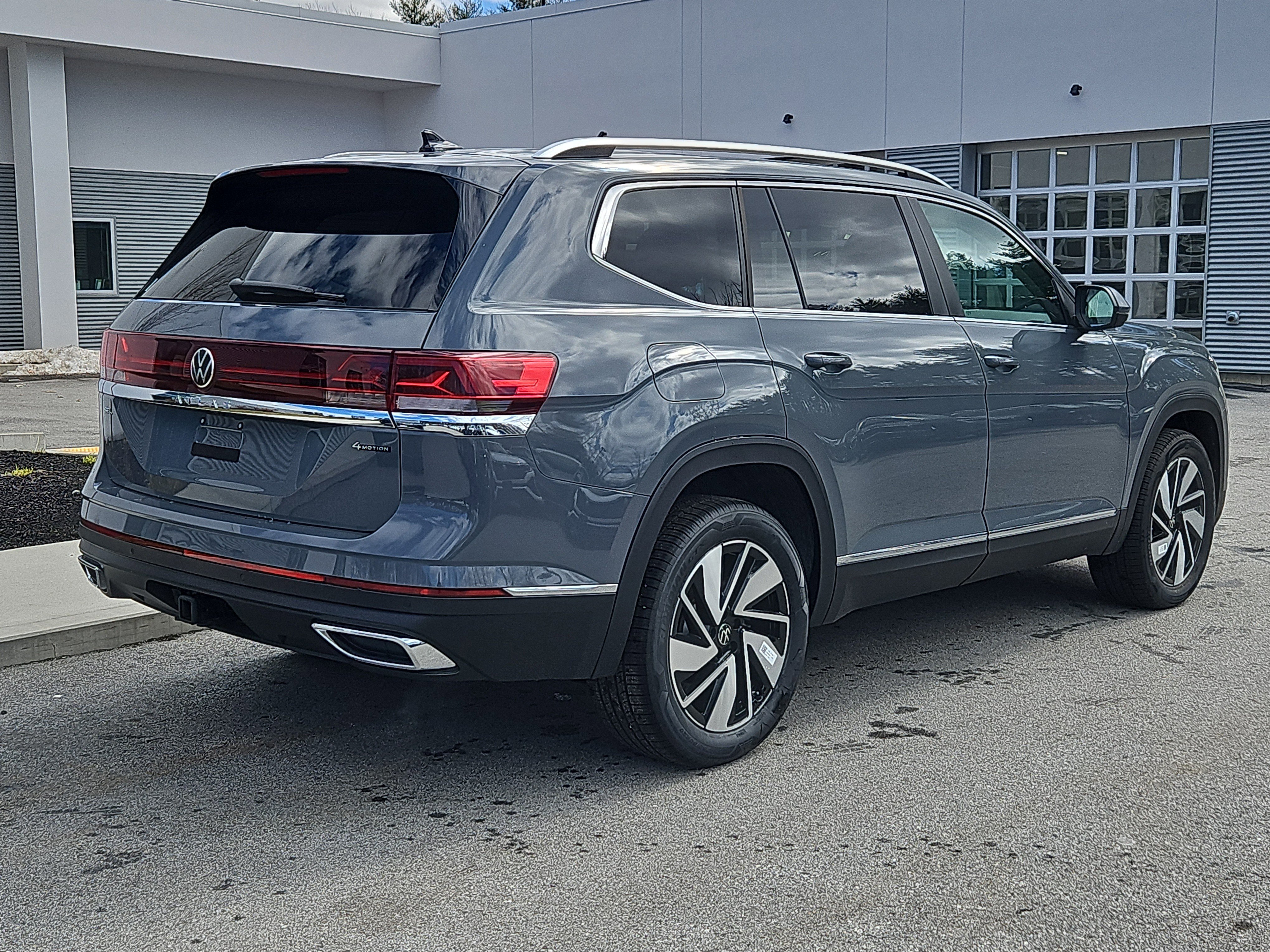 New 2026 Volkswagen Atlas SEL image 2
