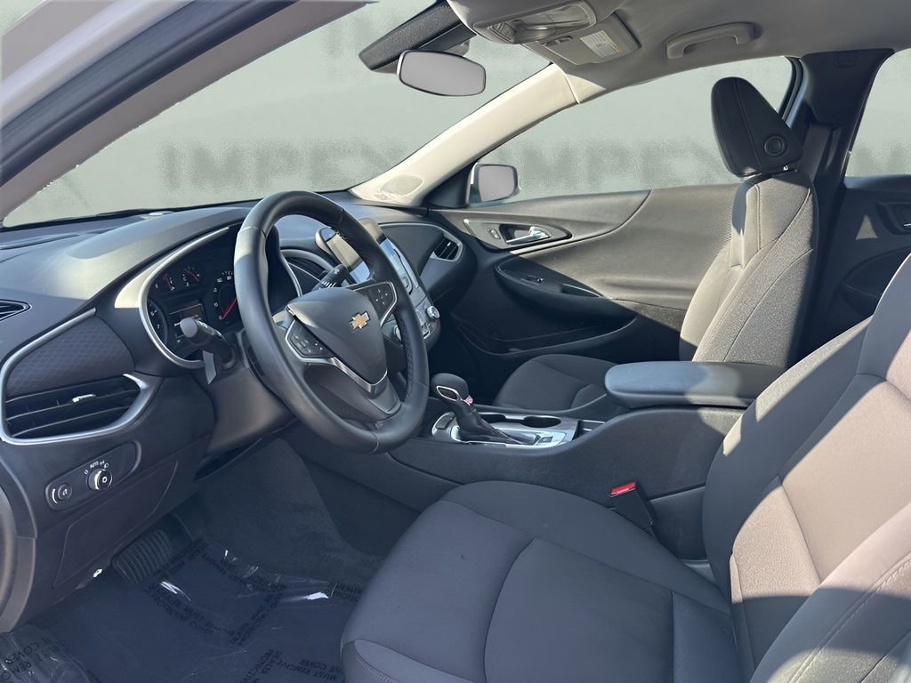 Used 2024 Chevrolet Malibu RS w/ LPO, Floor Liner Package FWD image 9