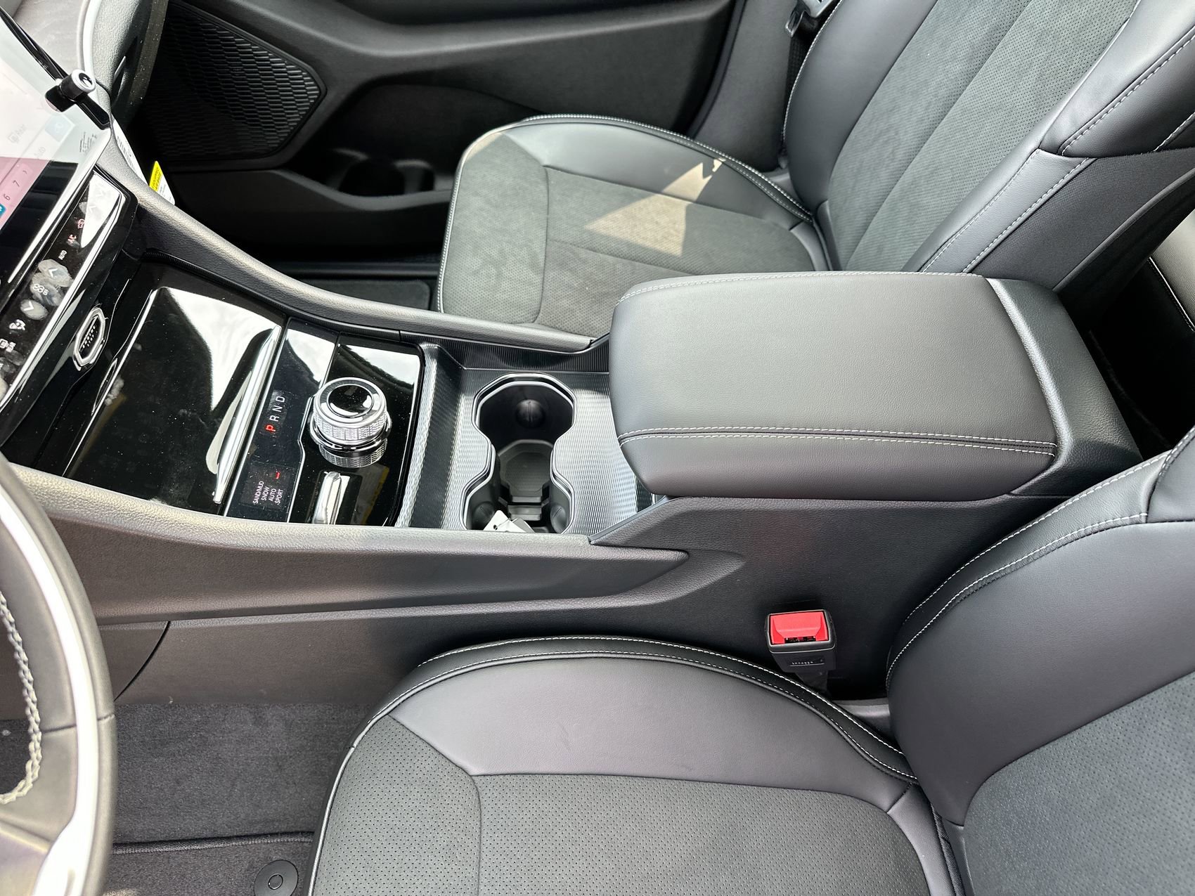 New 2026 Jeep Grand Cherokee Altitude AWD/4WD image 21