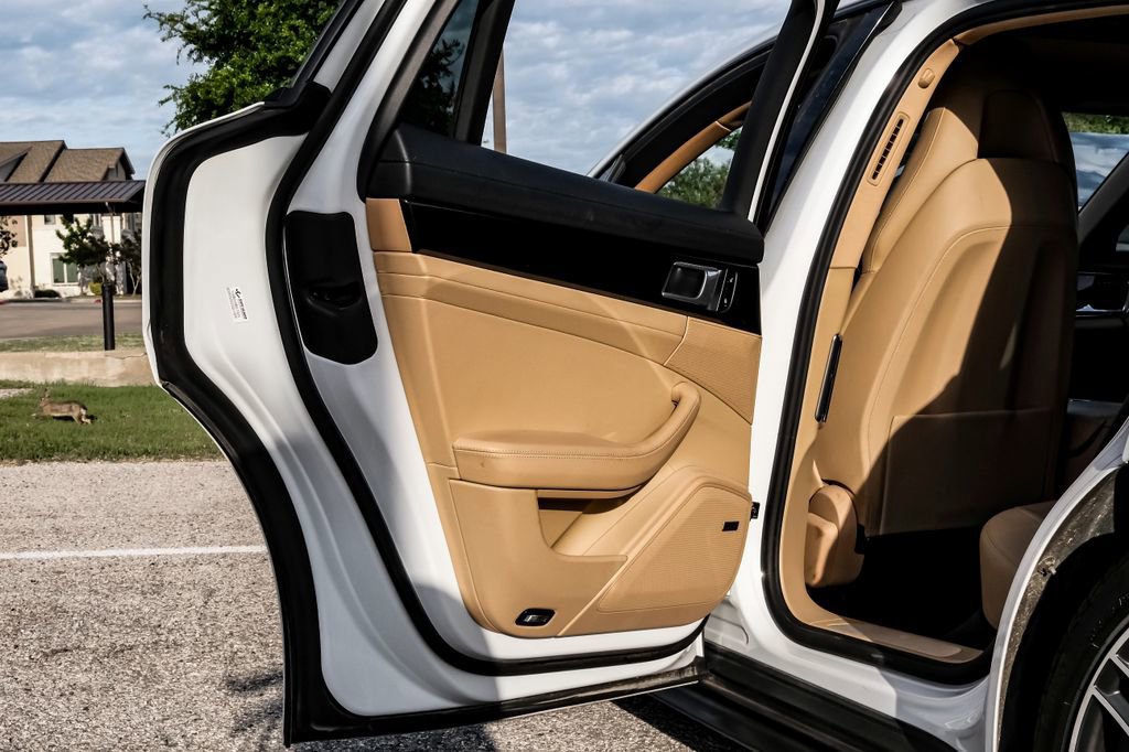 Used 2018 Porsche Panamera 4 image 57