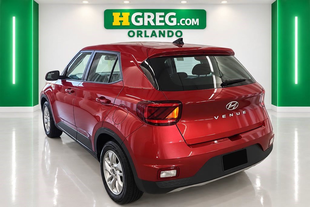 Used 2021 Hyundai Venue SE FWD image 2