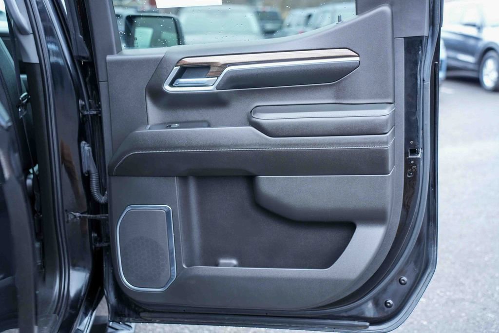 Used 2022 Chevrolet Silverado 1500 LT Trail Boss w/ Convenience Package II image 18