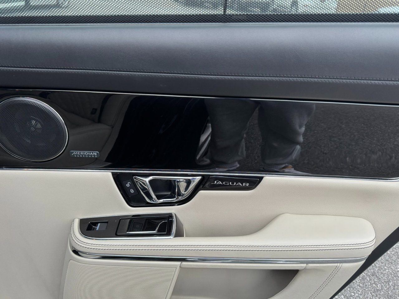 Used 2016 Jaguar XJ L Portfolio image 30