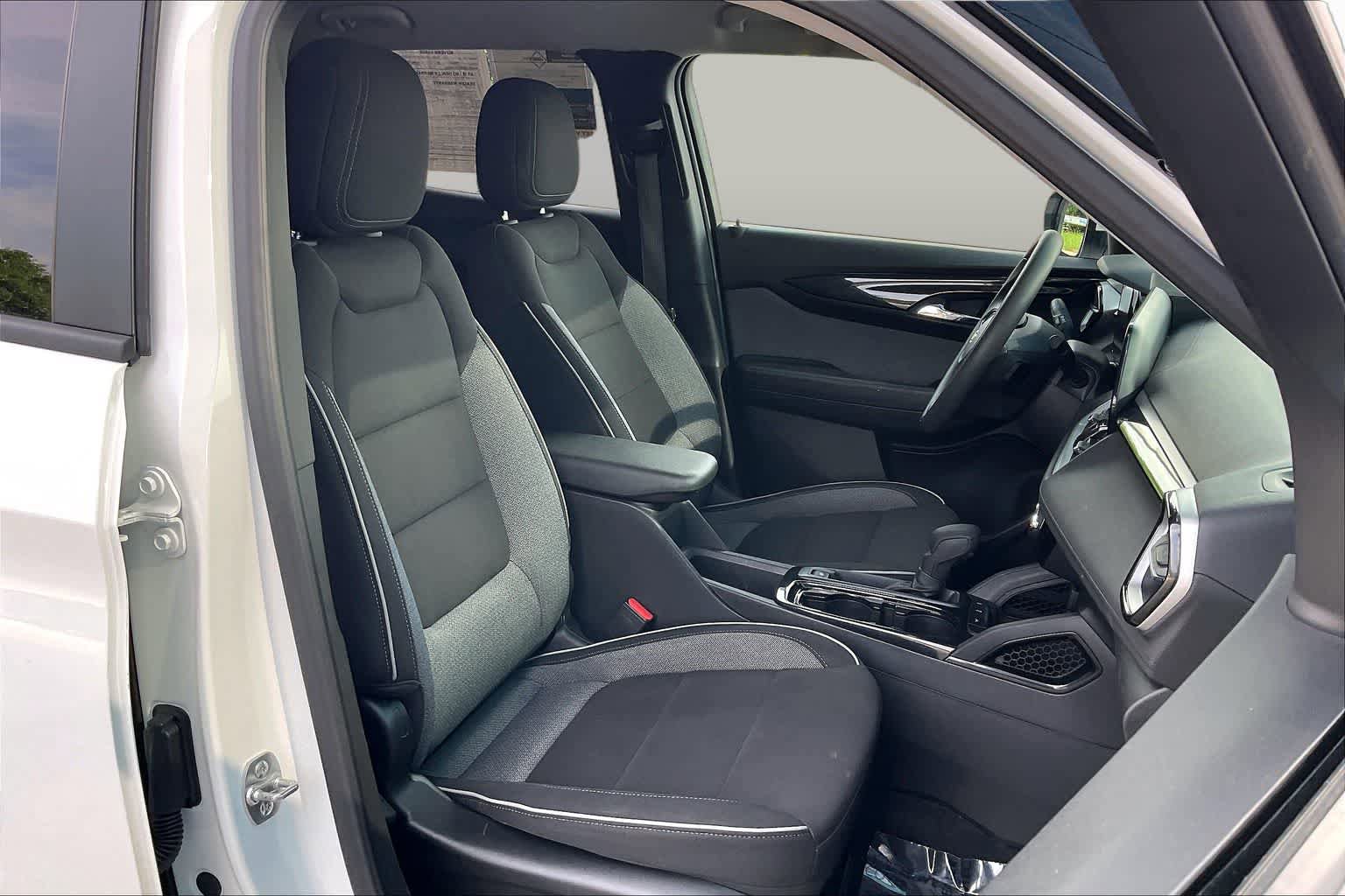 Used 2025 Chevrolet TrailBlazer LT FWD image 8