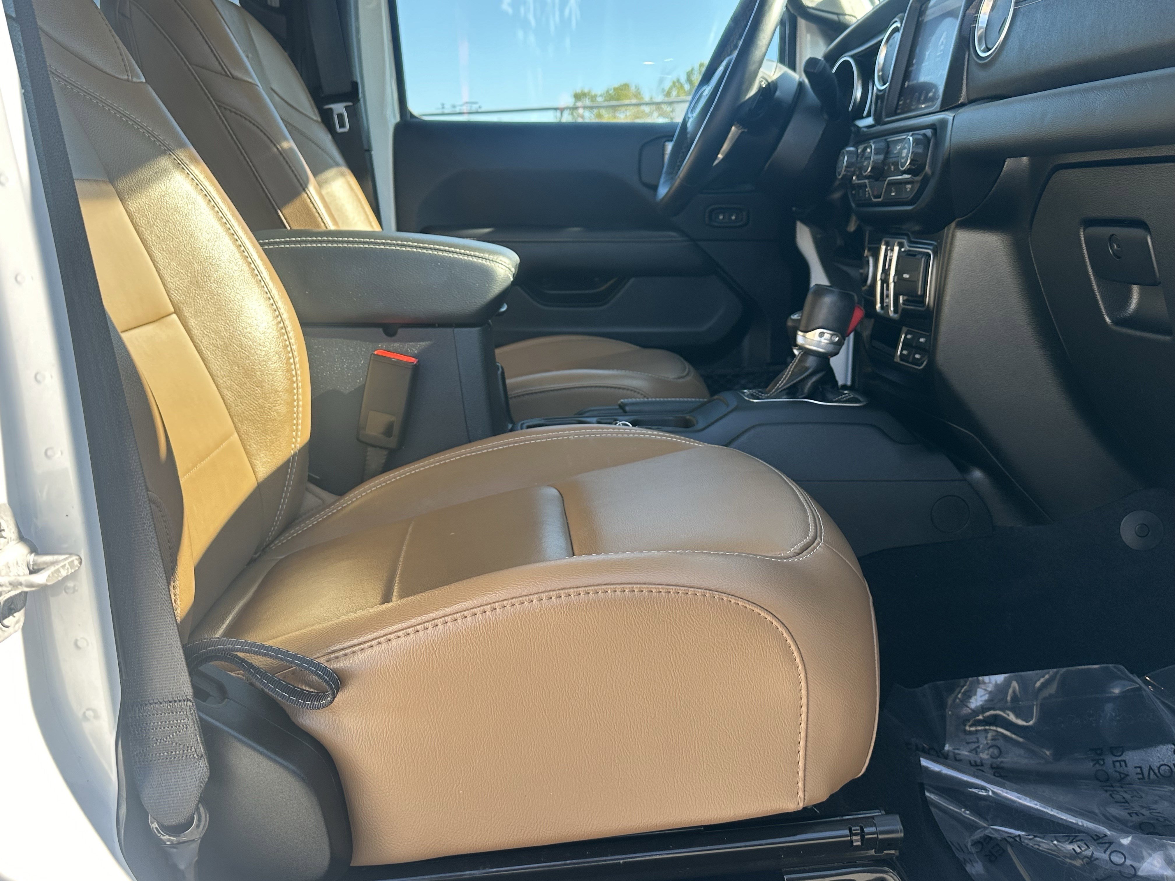 Used 2023 Jeep Wrangler Sahara w/ Cold Weather Group image 16